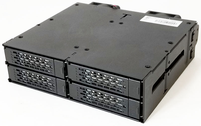 IcyDock ToughArmor MB699VP-B 4 bay 2.5&quot; U.2/U.3 NVMe SSD PCIe 4.0 mobile rack enclosure for external 5.25&quot; drive bay (4 x Mini-SAS HD SFF-8643, no Tri-mode support)